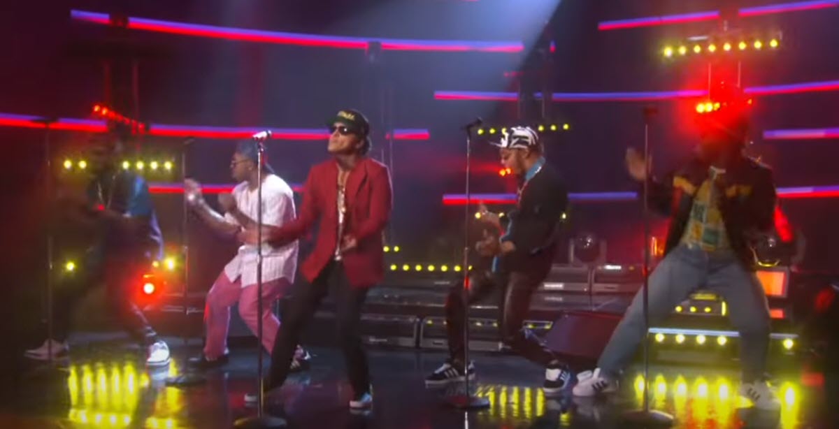 Bruno Mars Recreates His Epic ‘Uptown Funk’ Video with Help from Ellen’s Audience