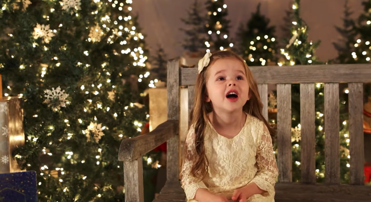 Sweet Little Girl Sings Beautiful Rendition of ‘Holy Night’ Melting Hearts Everywhere