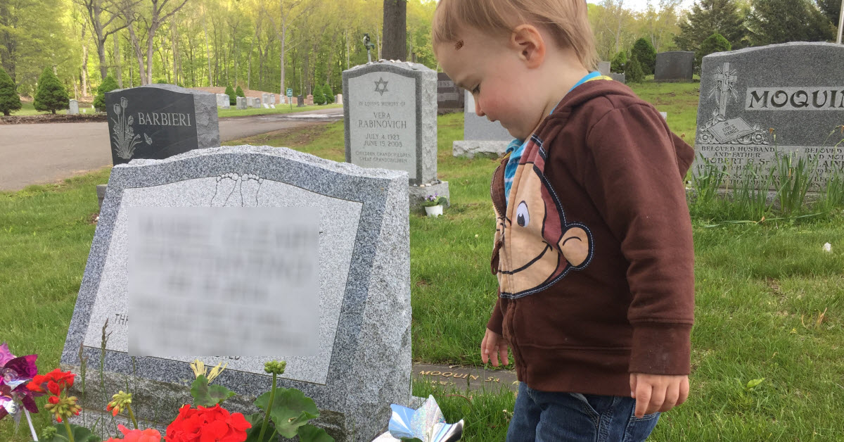BF Tries To Stop Her Kids From Visiting Father’s Grave After Proposing